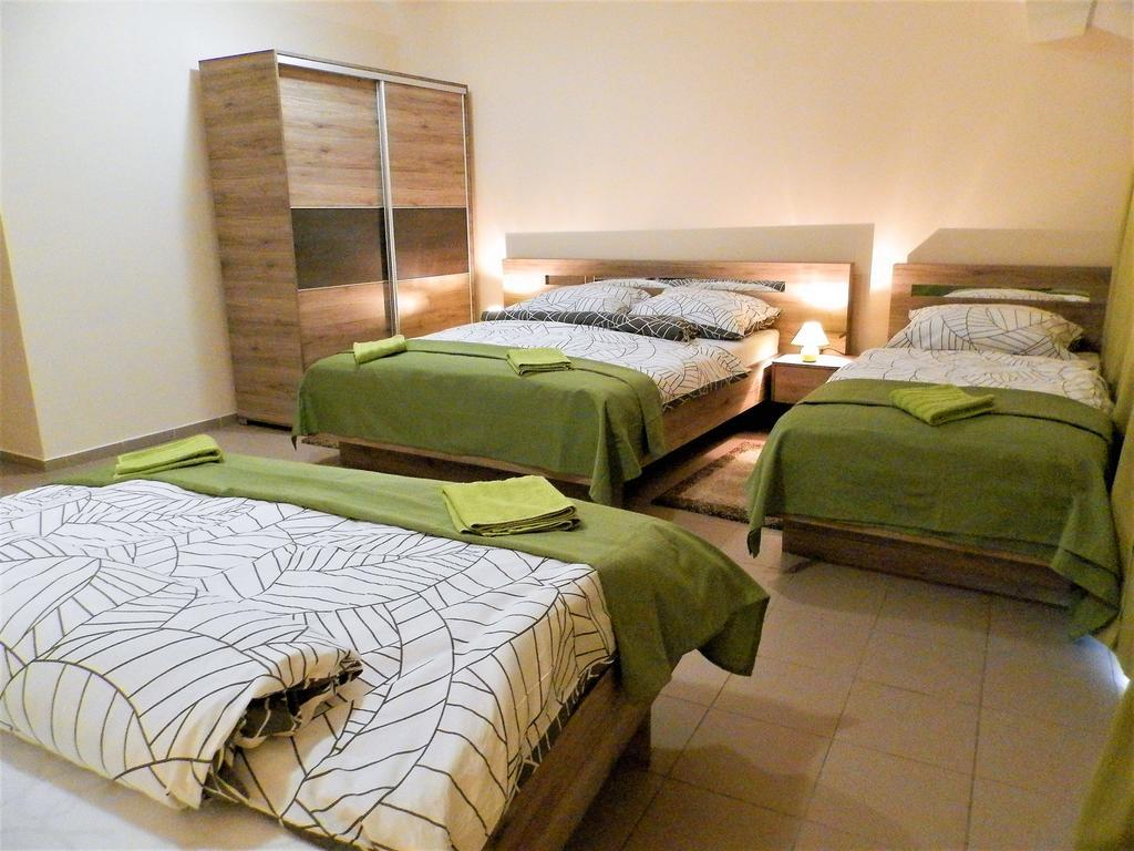 Bed and Breakfast Bartok Ter Panzio Еґер Екстер'єр фото