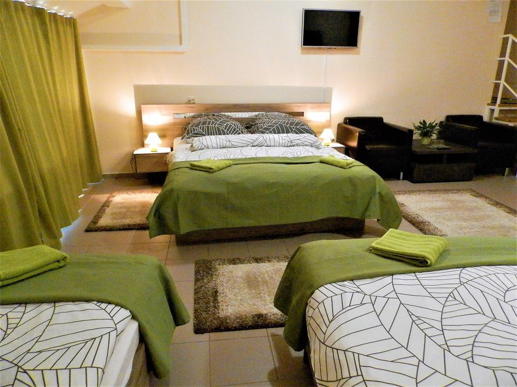 Bed and Breakfast Bartok Ter Panzio Еґер Екстер'єр фото