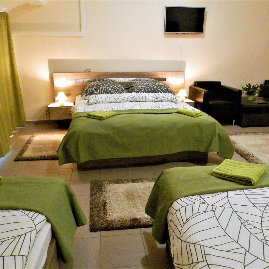 Bed and Breakfast Bartok Ter Panzio Еґер Екстер'єр фото