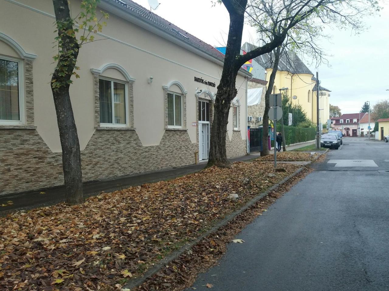 Bed and Breakfast Bartok Ter Panzio Еґер Екстер'єр фото